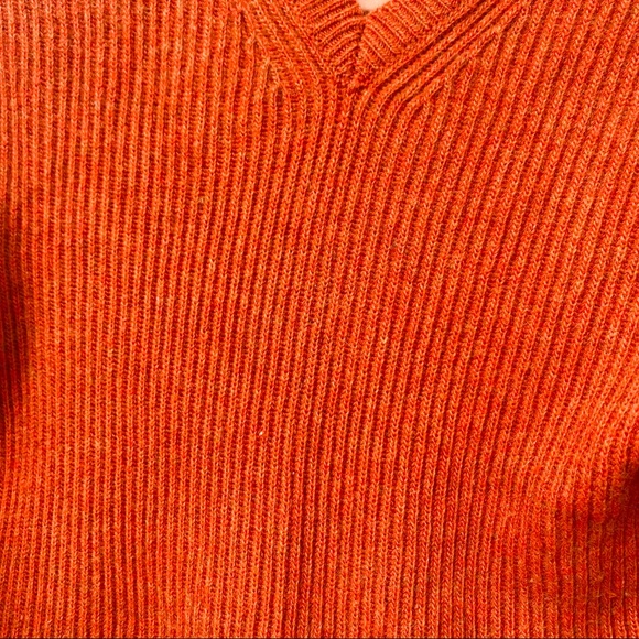Banana Republic Extra Fine Merino Wool V Sweater - Picture 3 of 6